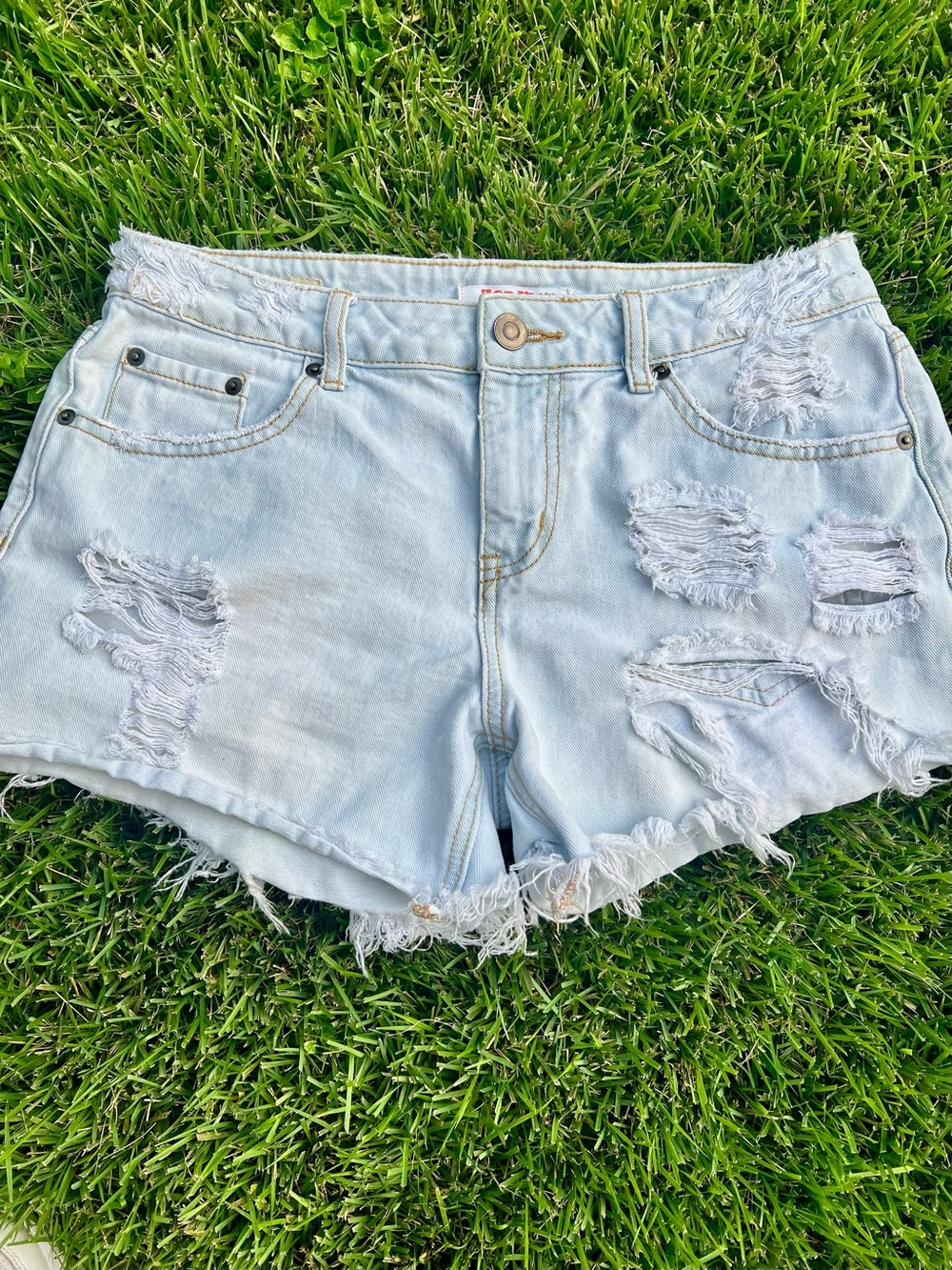 Hot Kiss Mid Rise Midi Jean Short Denim Jort 6 Destroyed Light Wash cute beach